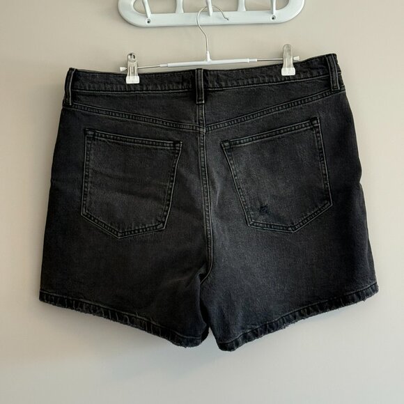 Abercrombie High Rise Dad Shorts with Criss-Cross Waistband - Picture 2 of 3